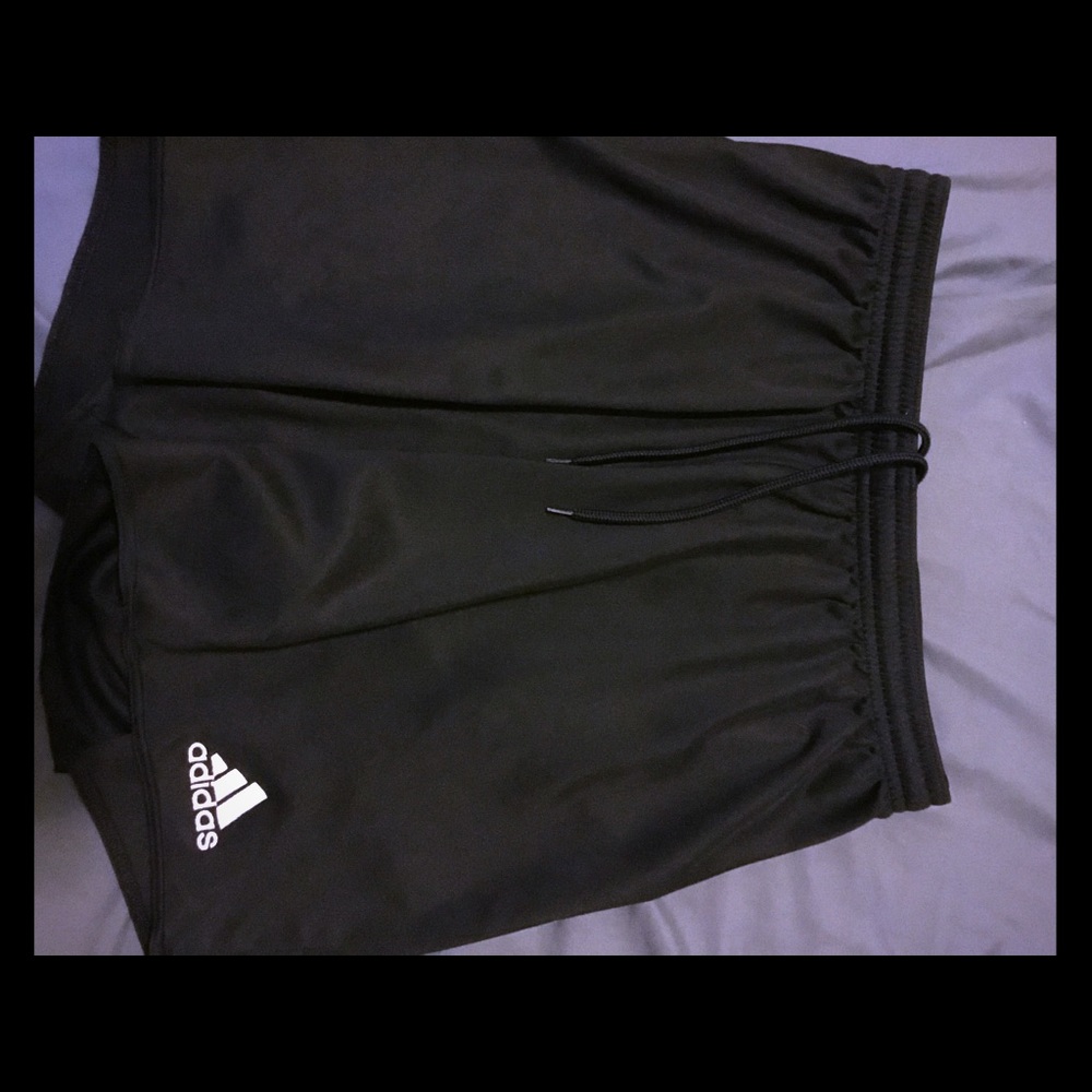 Adidas shorts❤️